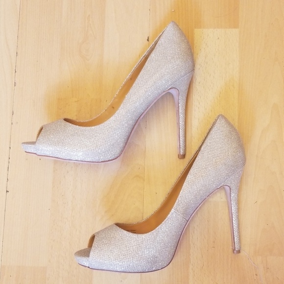 Badgley Mischka Peep Toe Platform Stilettos Gold - Picture 5 of 8